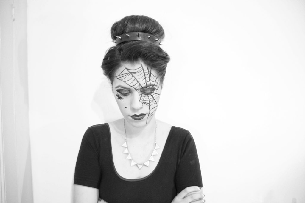 last minute Halloween makeup spider web