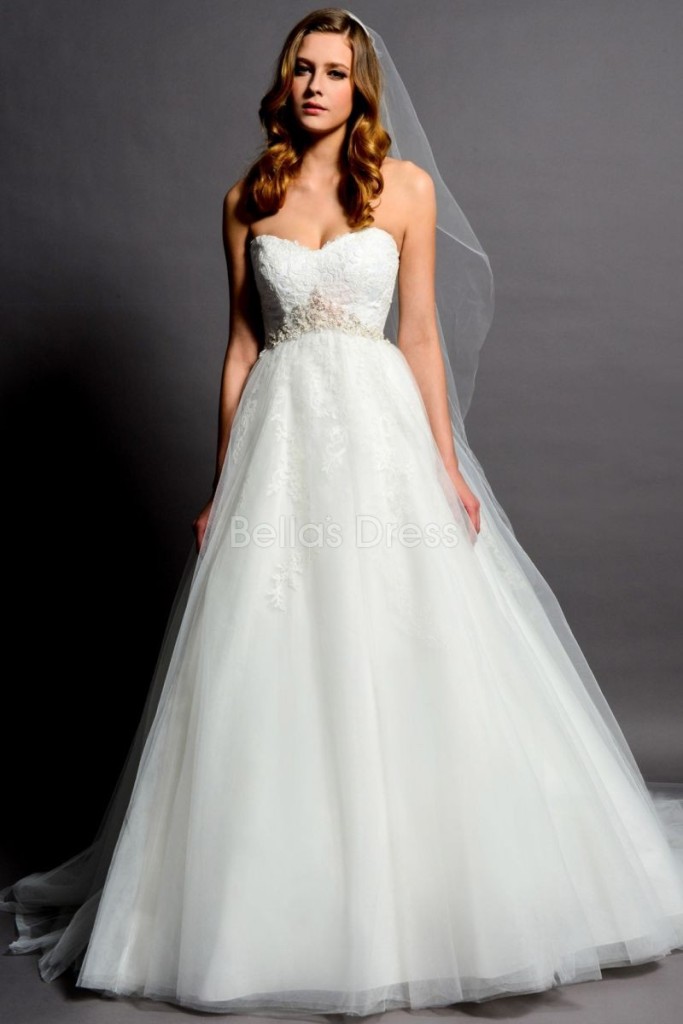 Look Beautiful With Empire Wedding Dresses