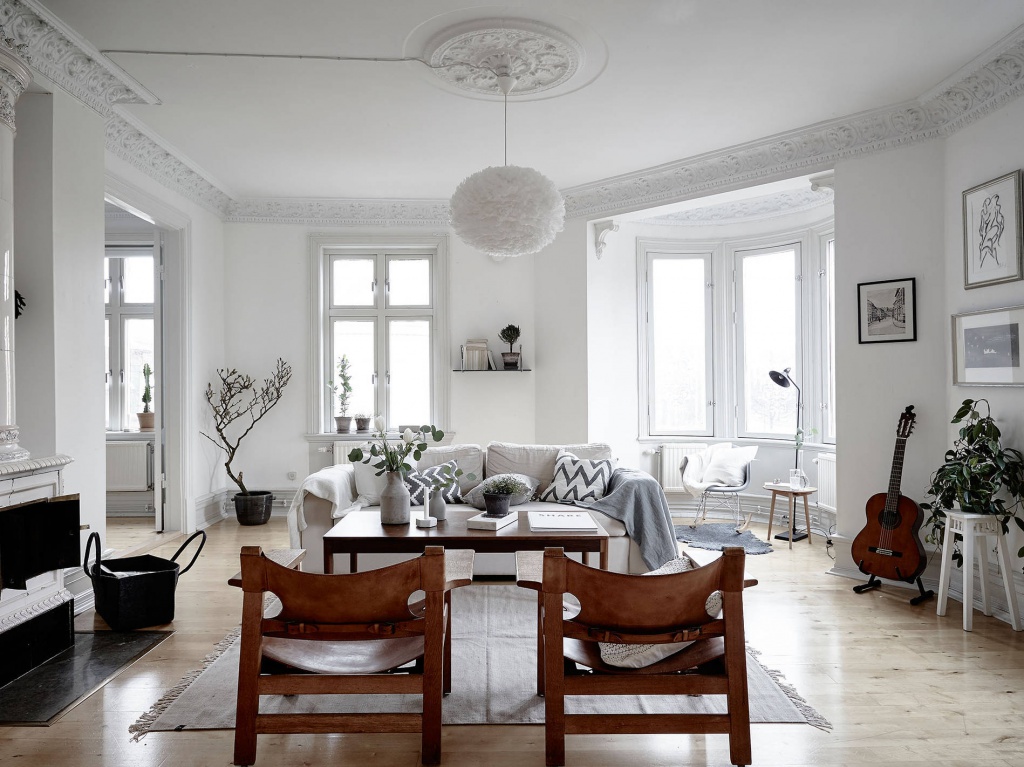 Old Charming Apartment With Scandinavian Style Decor
