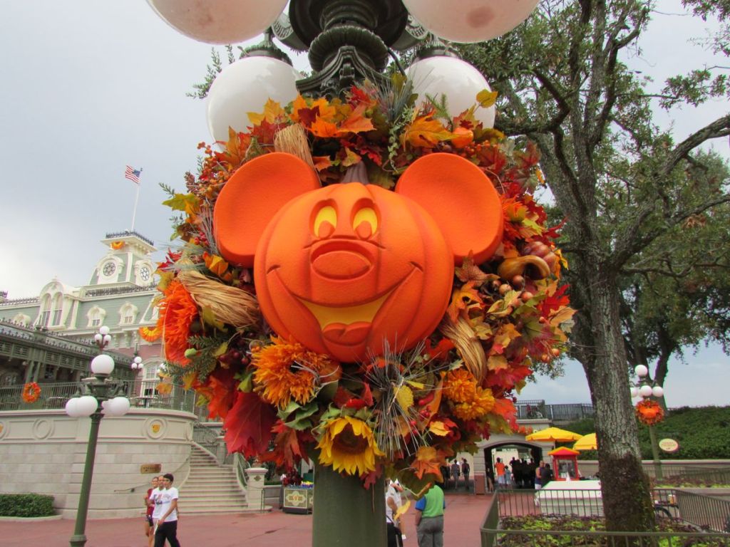 Walt Disney Halloween Decorations