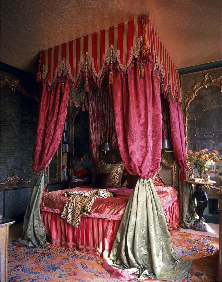 Victorian Style Bedroom in Paris