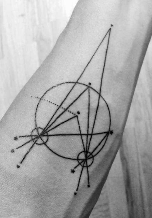 Arm Science Style Line Round Tattoo