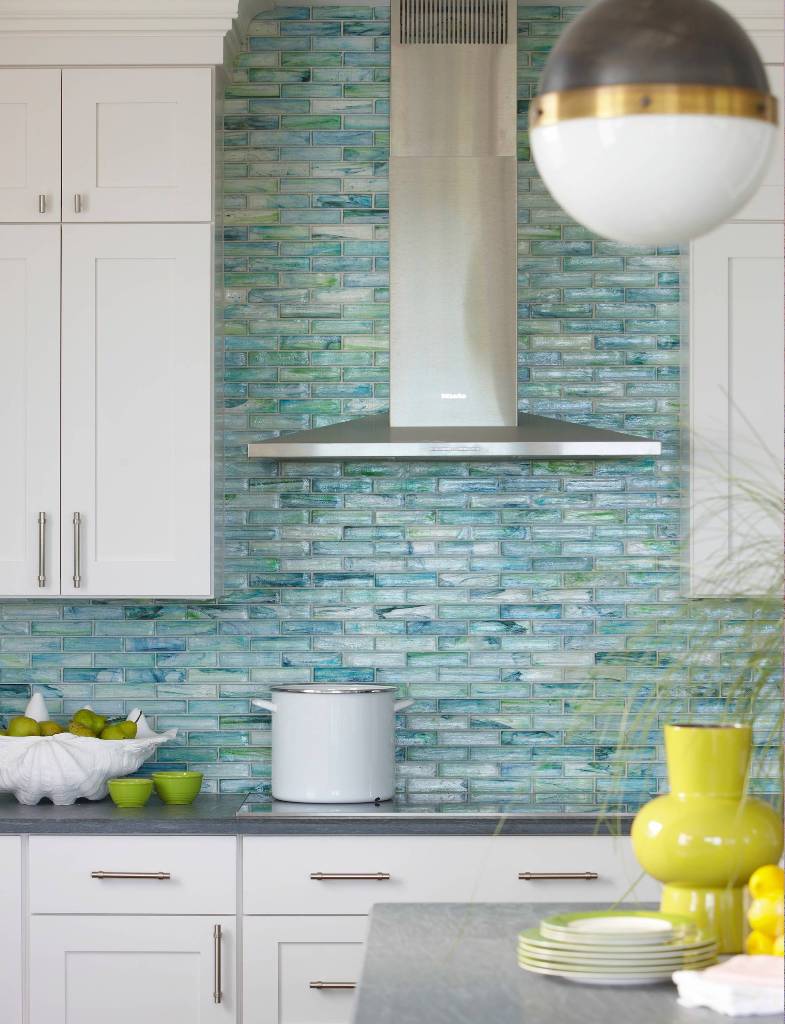 Linear Glass Pattern Tile Mosaic Kitchen
