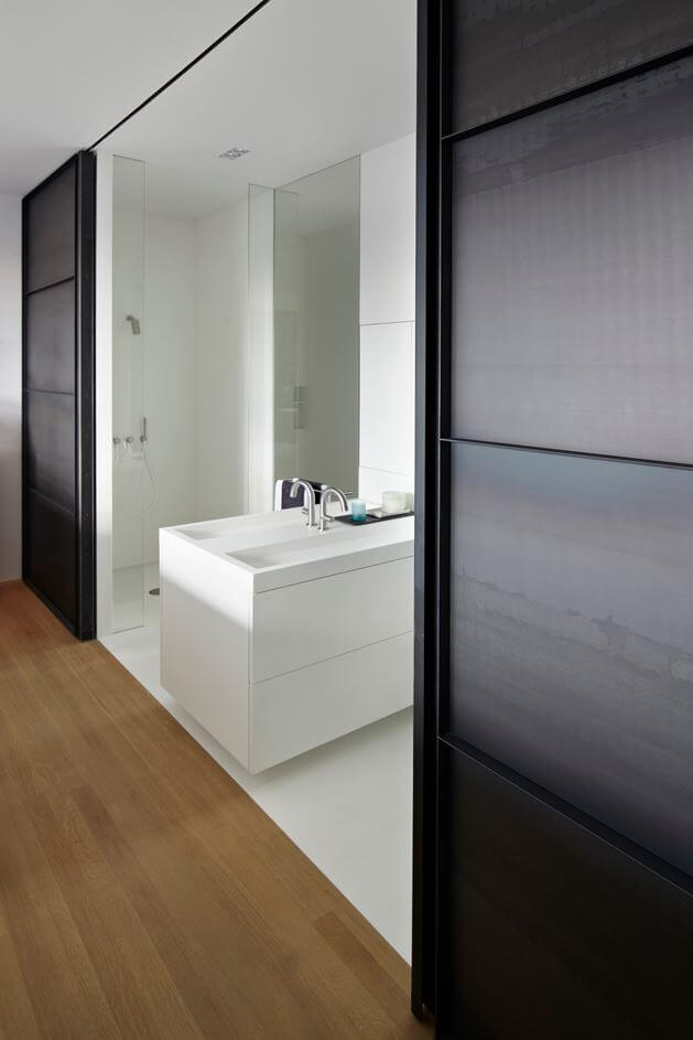 Amsterdam Loft Bathroom With Personalized Basin