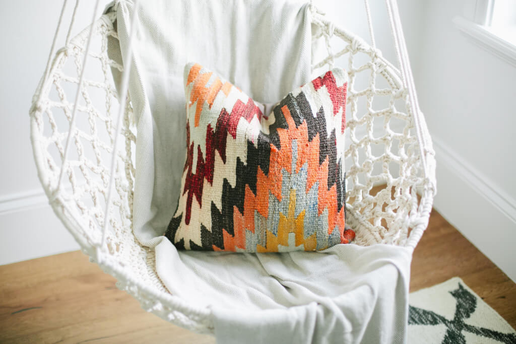 accent pillows zigzag pattern