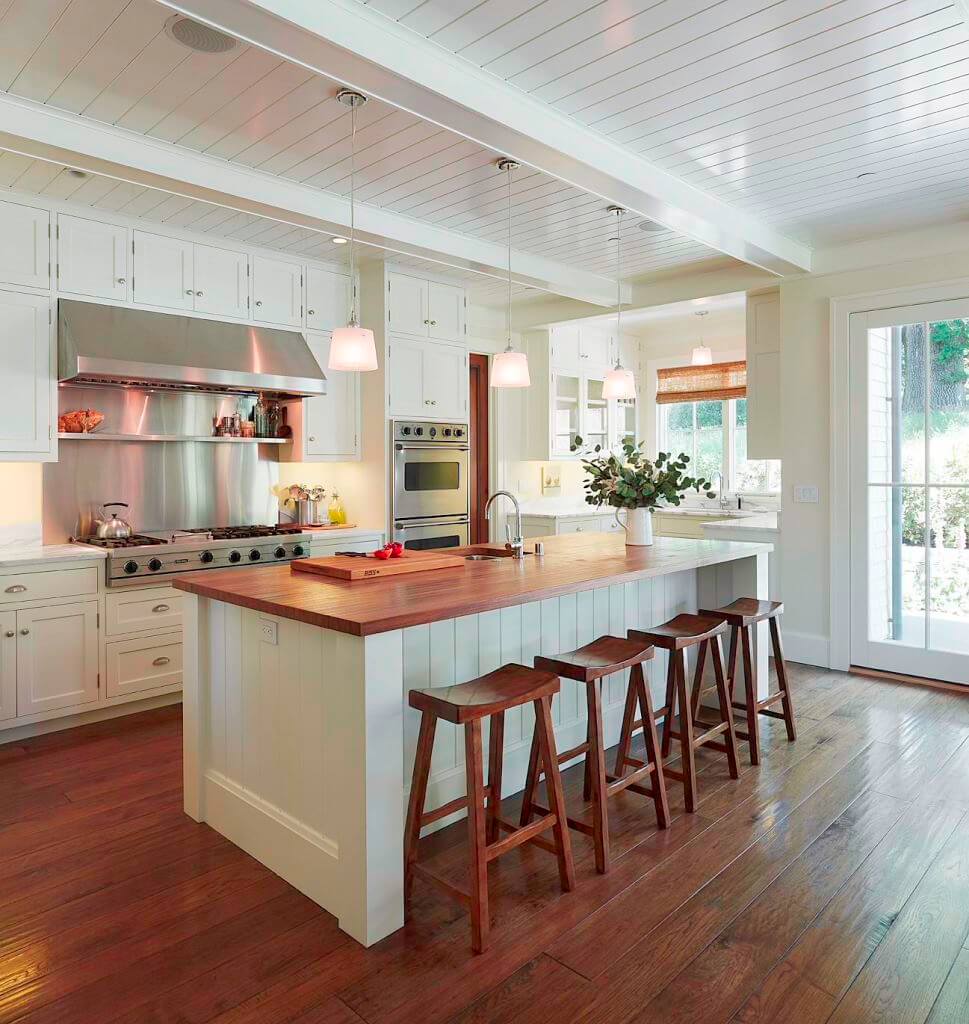 Blended Shade of White and Wood Traditional Kitchen