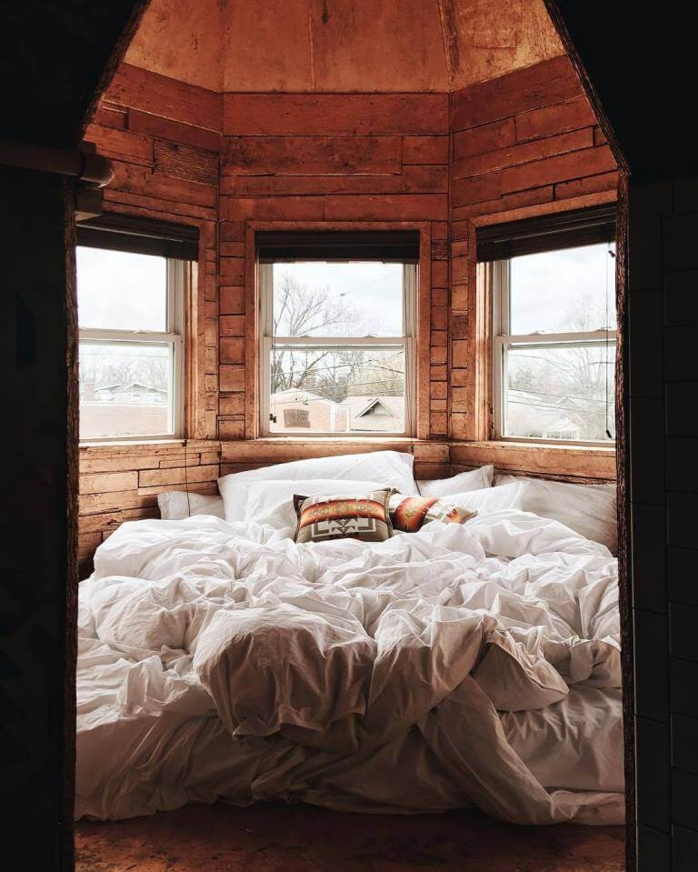 circular alcove cozy bed