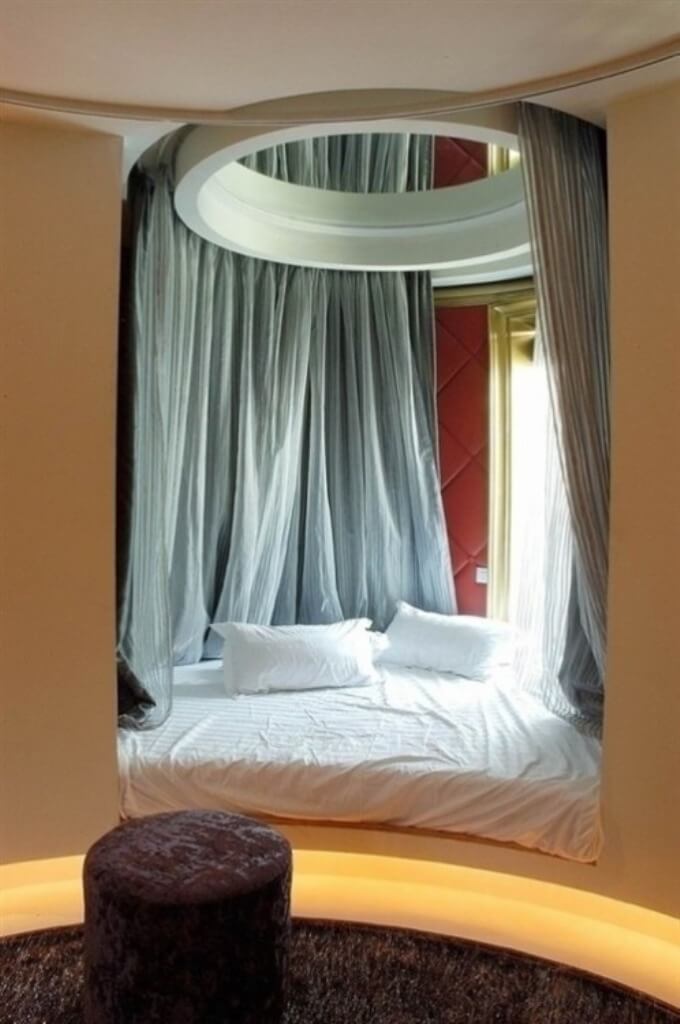 round bedroom nook