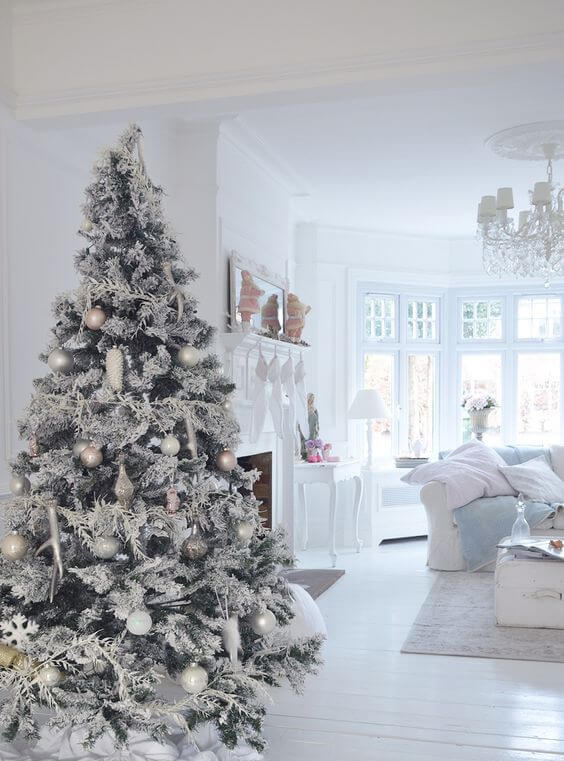 Chic Living Room Christmas Tree