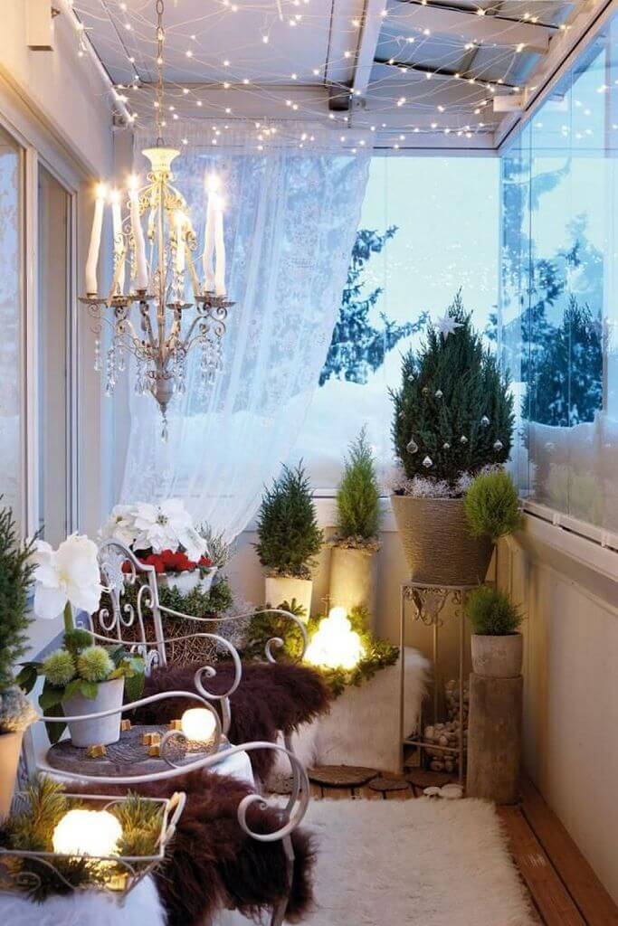 DIY Balcony Christmas Decoration