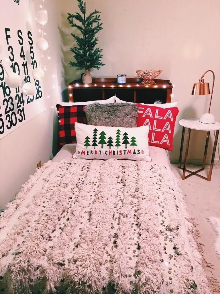 DIY Pink Bedroom Christmas Decor