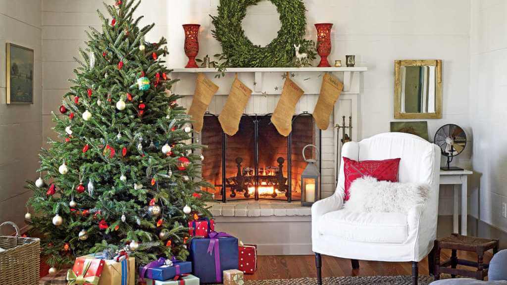 Stunning Country Living Room Tree