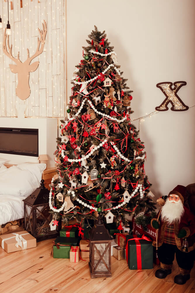Classic Vintage Christmas Tree