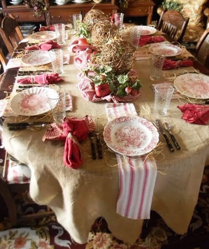 Country Style Christmas Table Setting