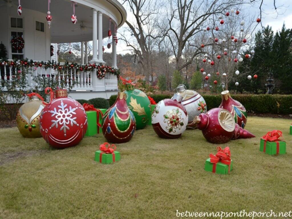 Giant Christmas Balls Yard Decoration