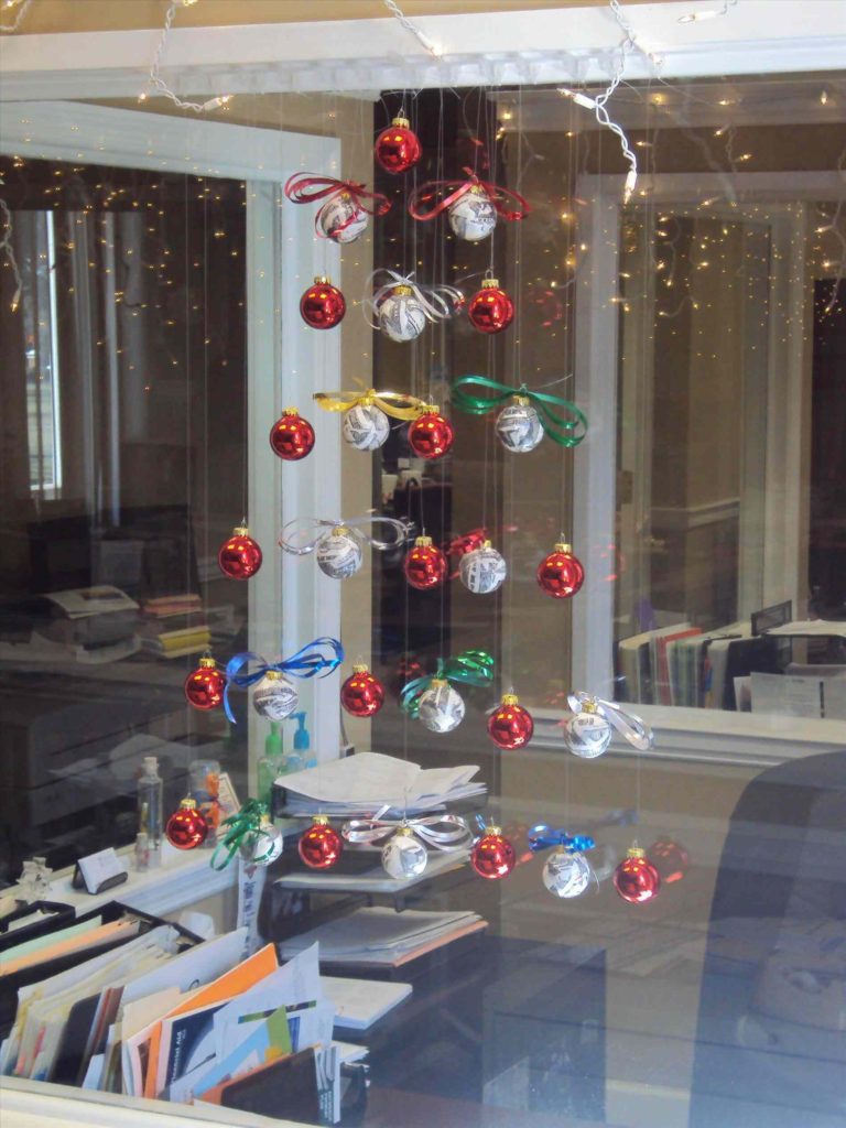 Hanging Christmas Balls Tree Decoration