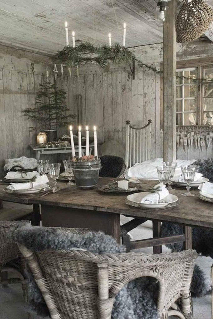 Old Fashioned Rustic Christmas Decor