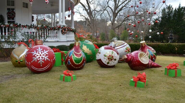 Outdoor Giant Christmas Balls Decoration
