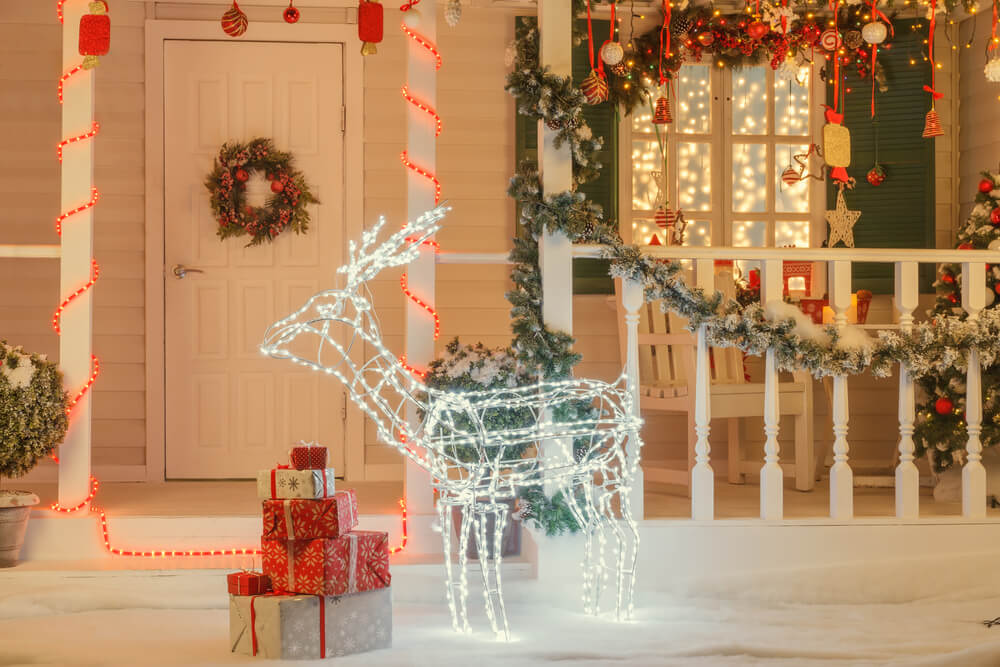Snowy Yard Deer Gifts Decoration