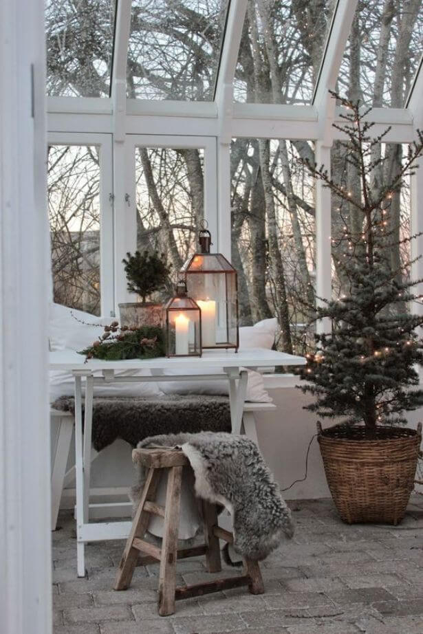 Cozy Rustic Christmas Window Decor