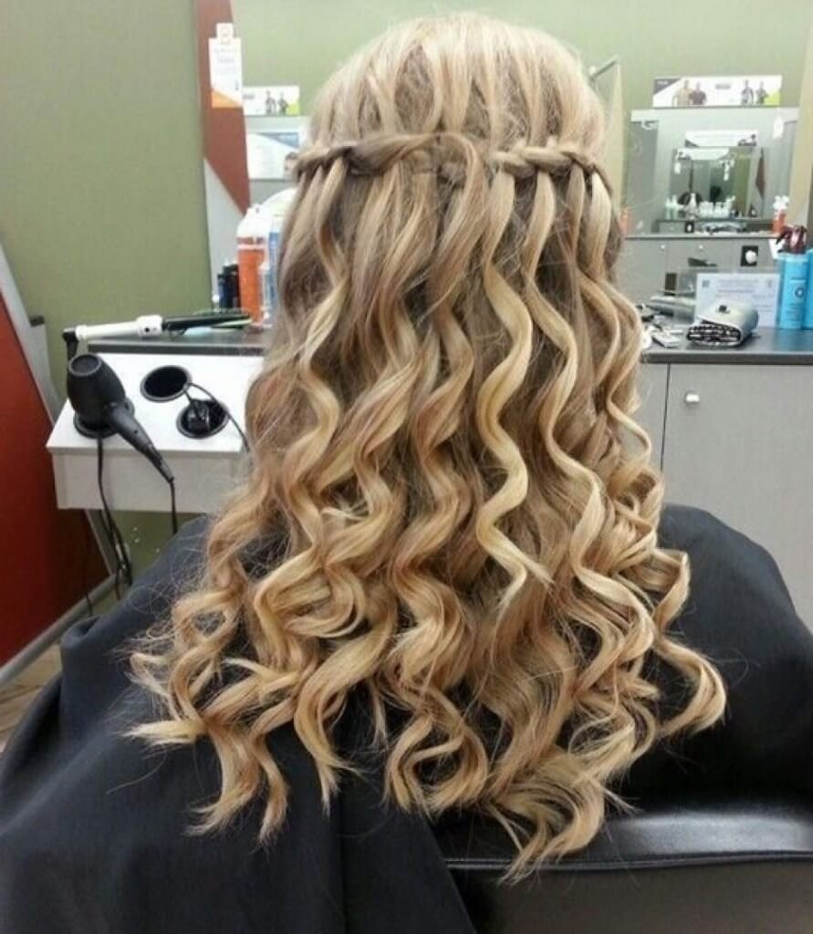 20 Curly Hairstyles For Prom Get Ready For Your Prom Night