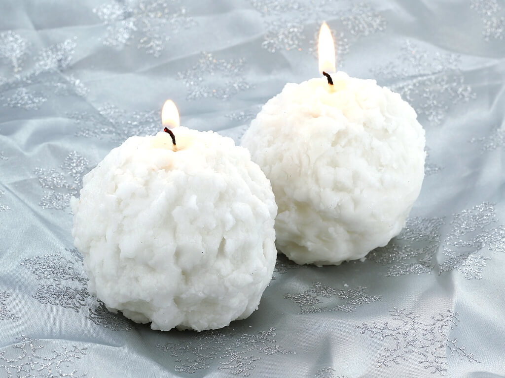 DIY Snowball Candles Decoration