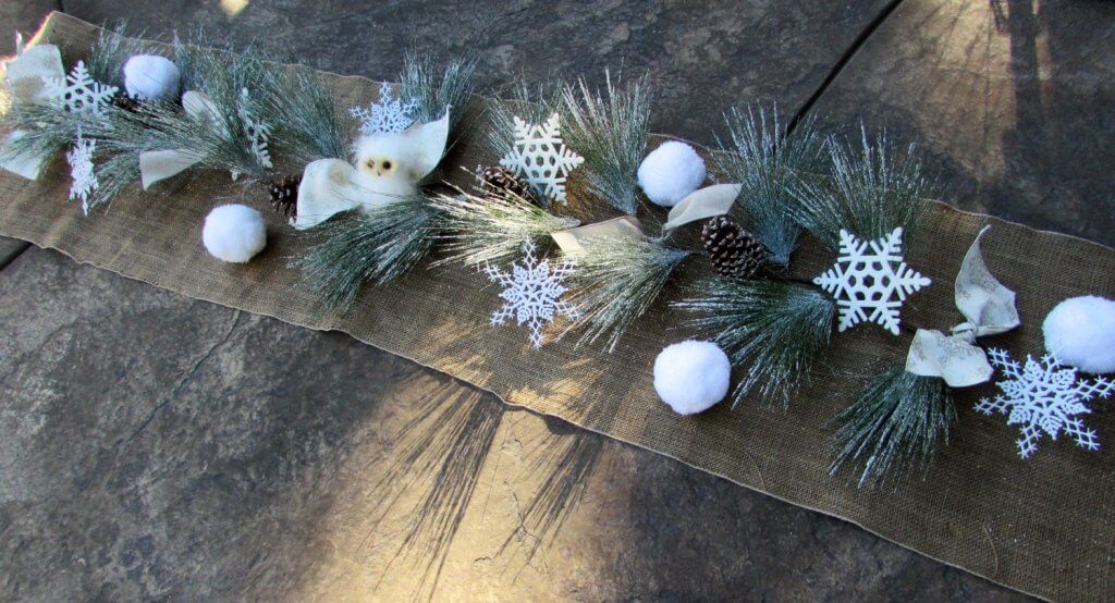 Rustic Snowballs Christmas Tablescape