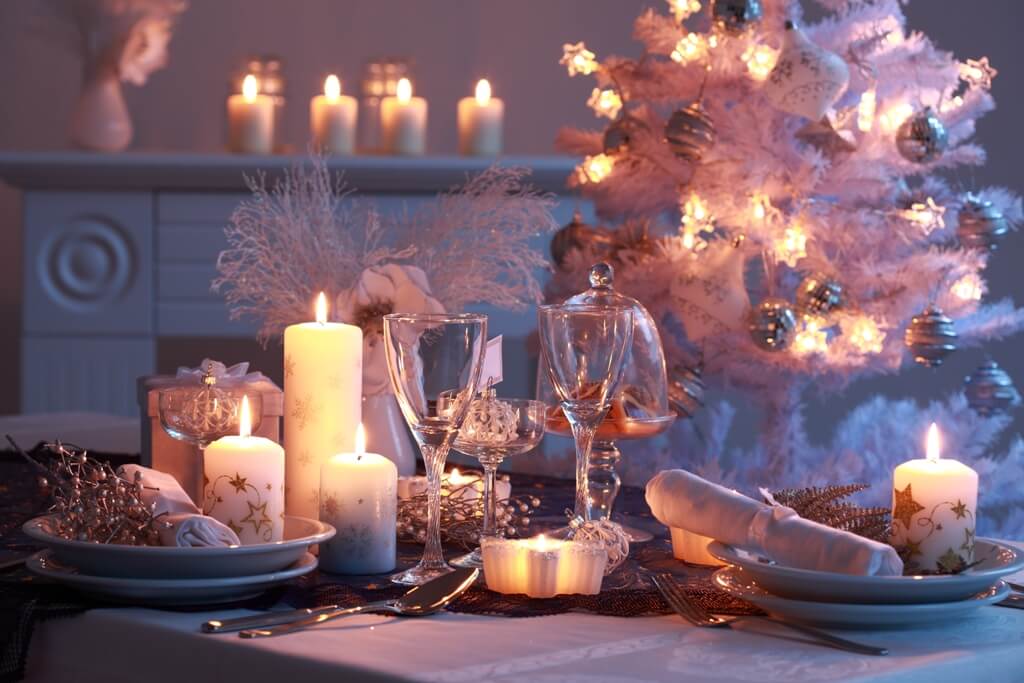 White Christmas Table Settings