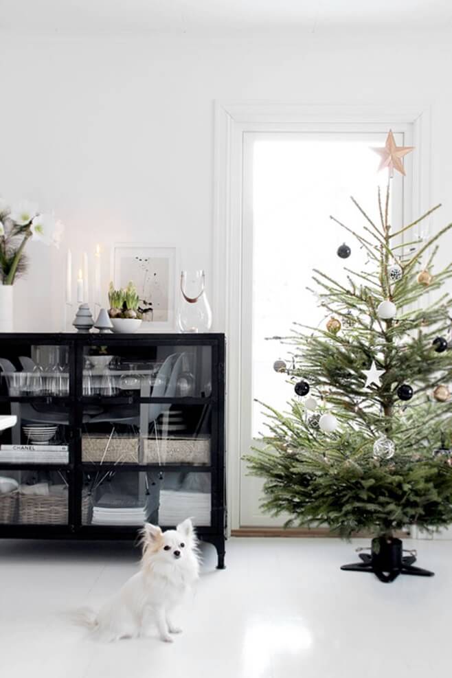 Black White Nordic Christmas Decor