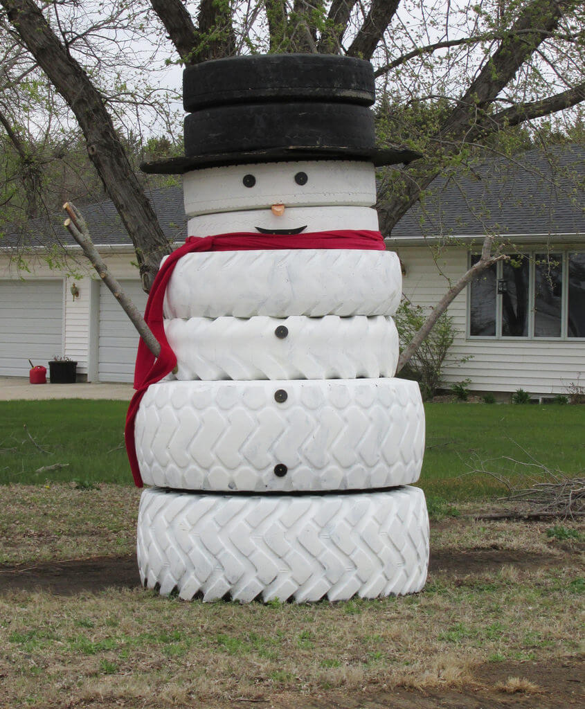DIY Tire Snowman Christmas Decoration