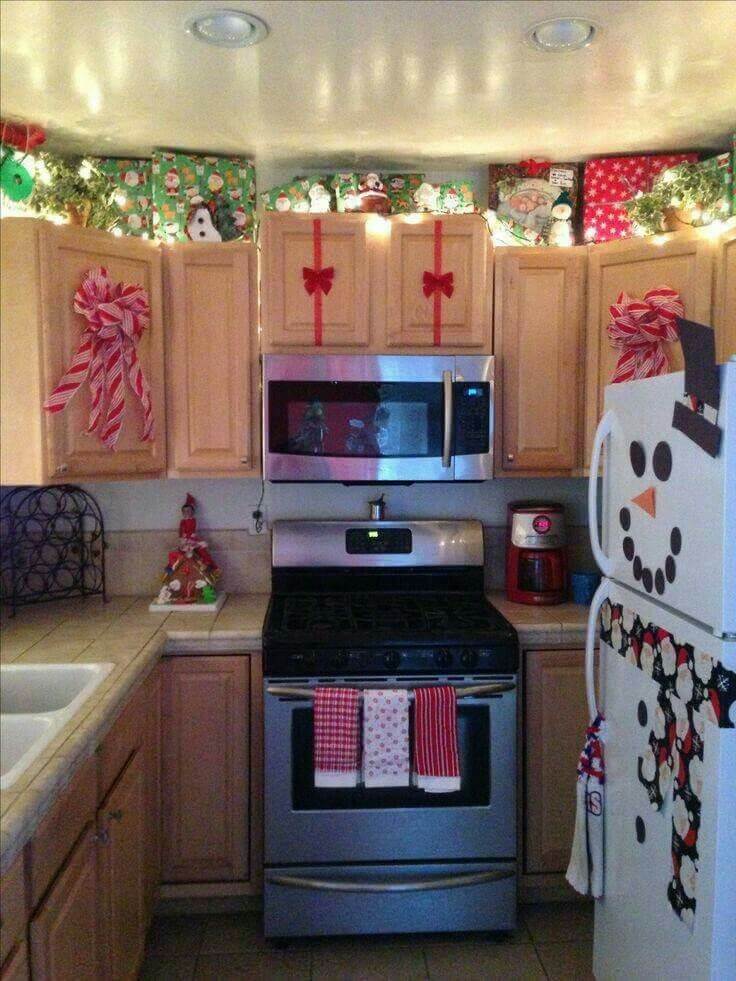 Traditional Colors Christmas Kitchen Display