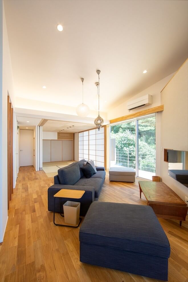 Simple Layout Minimal Living Room