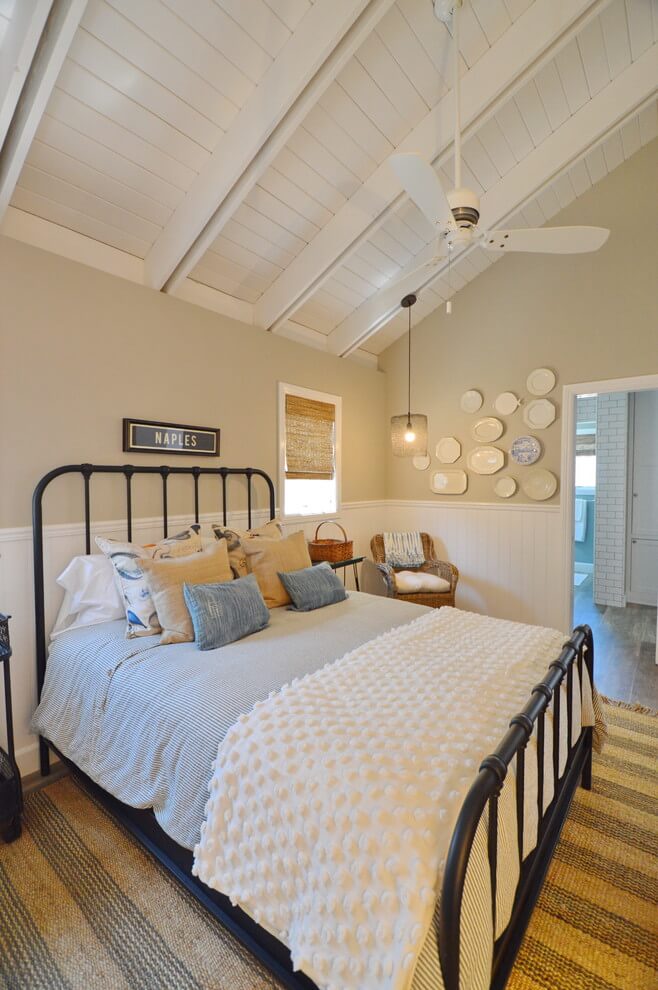 Small Attic Bedroom Coastal Decor