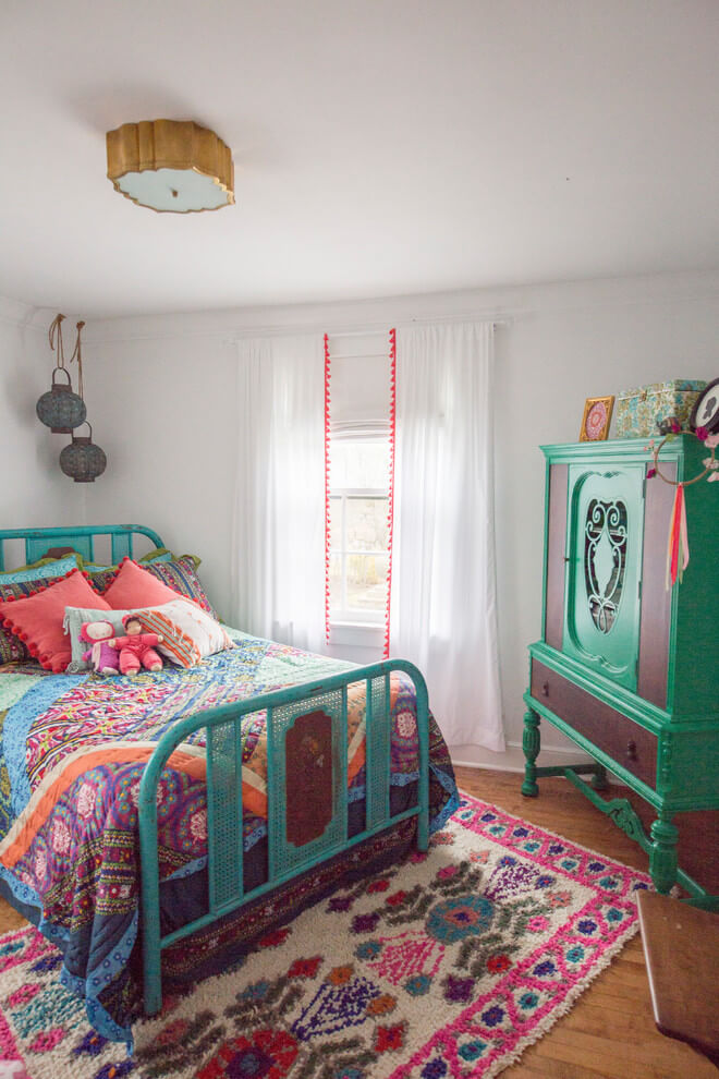 Light And Cheerful Moroccan Bedroom