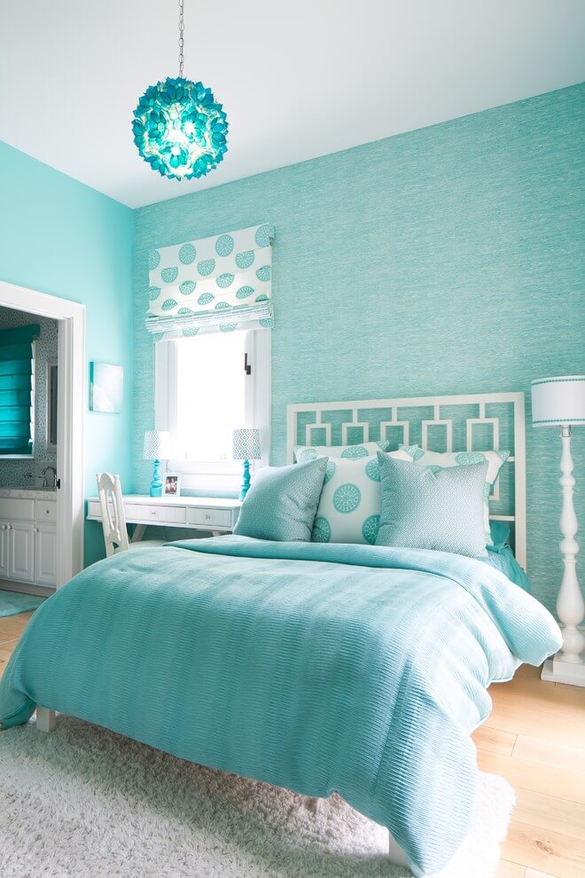 Coastal Shades And Accents In Bedroom