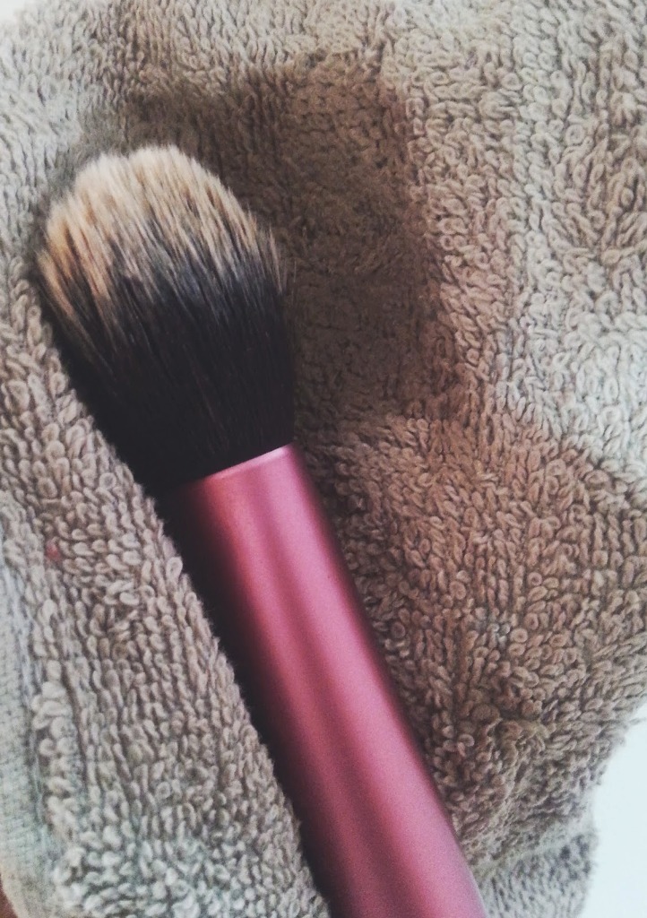 Cleaning The Make-up Brushes