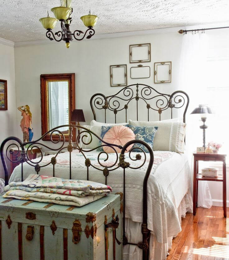 Antique Furniture For Bedroom Decor