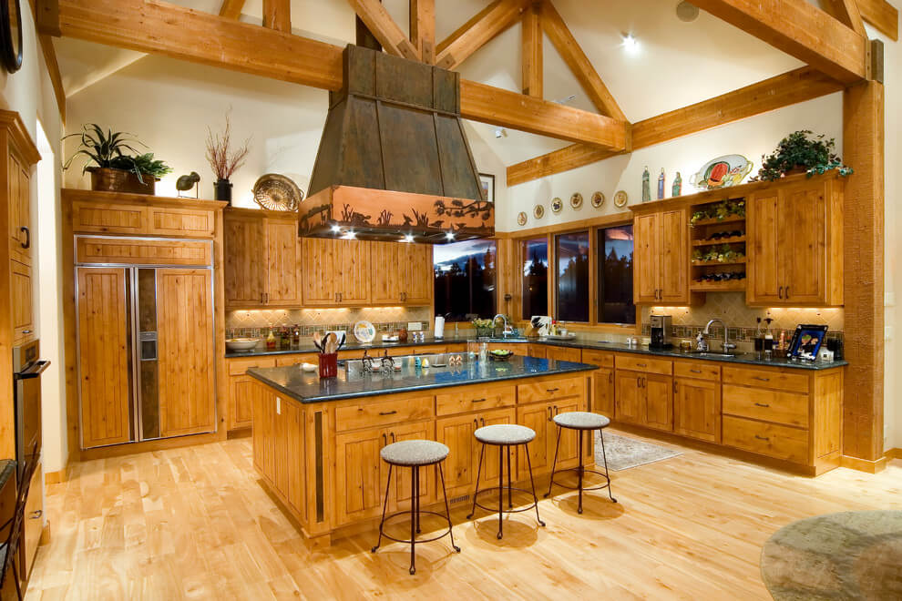 Bright, spacious, and Welcoming Kitchen