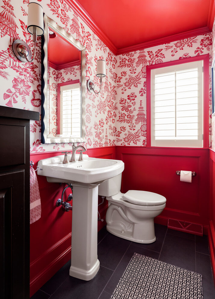 Floral Wallpaper In Traditional Bathroom