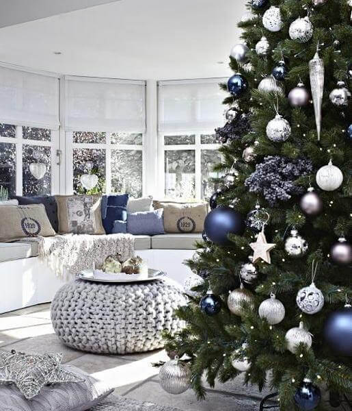 Living Room Christmas Tree Decoration
