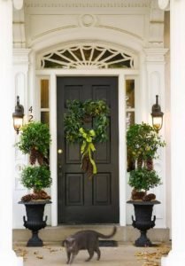 25 Best Christmas Wreaths Decoration Ideas To Follow This Season