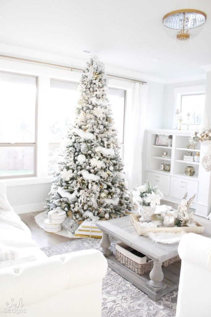 41 Festive Living Room Christmas Tree Decorations