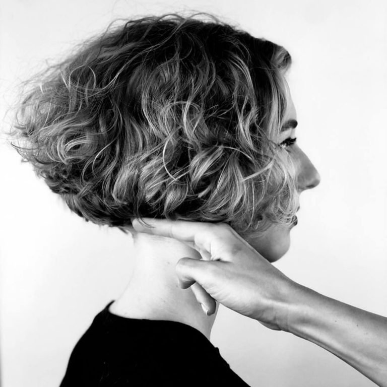 30 Trendy Curly Bob Hairstyles For Short Curly Hair Lovers 