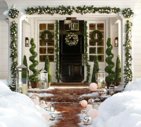 16 Most Spectacular Front Yard Christmas Decoration Ideas