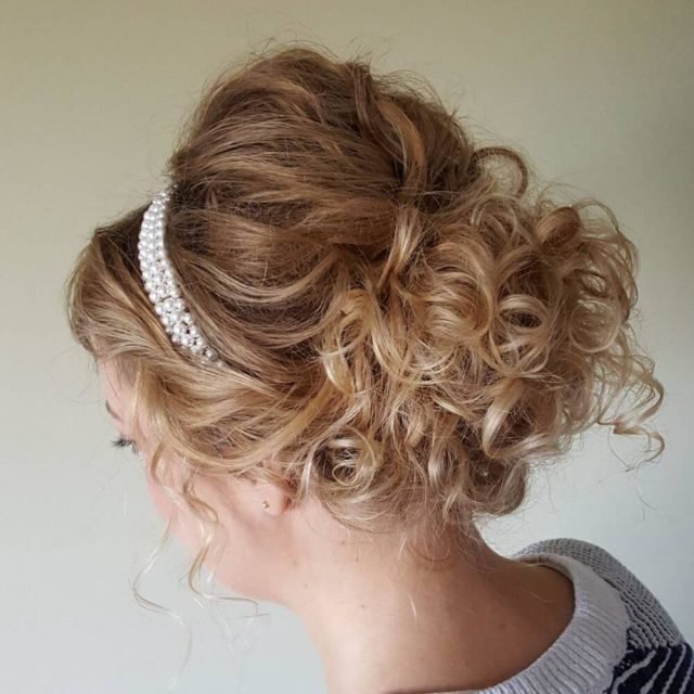 25 + Curly Updo Hairstyles - Flaunt Your Curls and Create a New Style