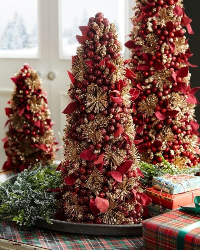 26 Gorgeous Red Gold Christmas Decoration Ideas