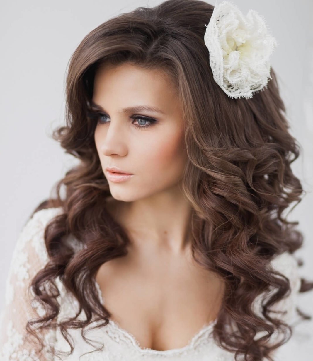 Curly Hairstyles for Wedding - Look Stunning on Your Big Day!